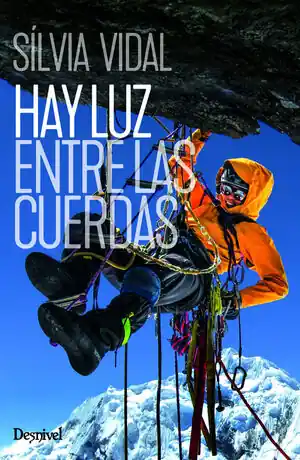 Im Trend HAY LUZ ENTRE LAS CUERDAS